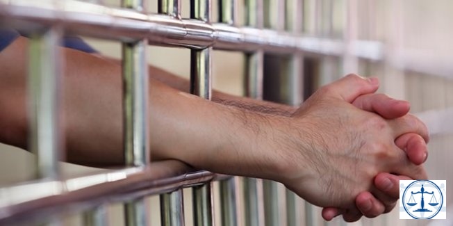 Tutukluluğun Hukuki Olmaması Dolayısıyla Kişi Hürriyeti ve Güvenliği Hakkının İhlal Edildiğine İlişkin İddianın Kabul Edilemez Olduğu