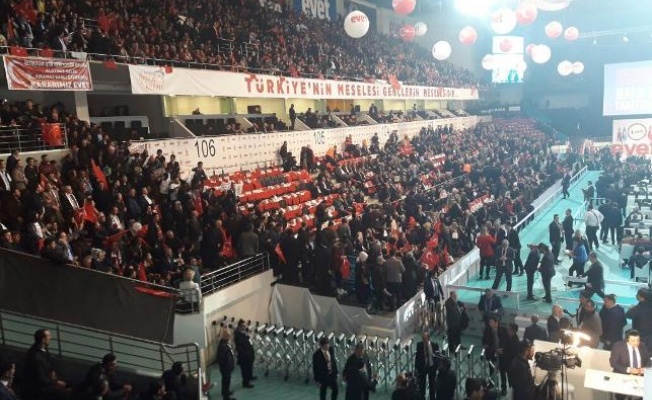 "Evet" kampanyasında ilk gününde AKP'yi endişelendiren görüntü