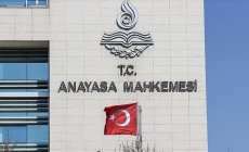 Anayasa Mahkemesi'nden karar: 'Hırsız, katil, defol AKP' demek suç değil